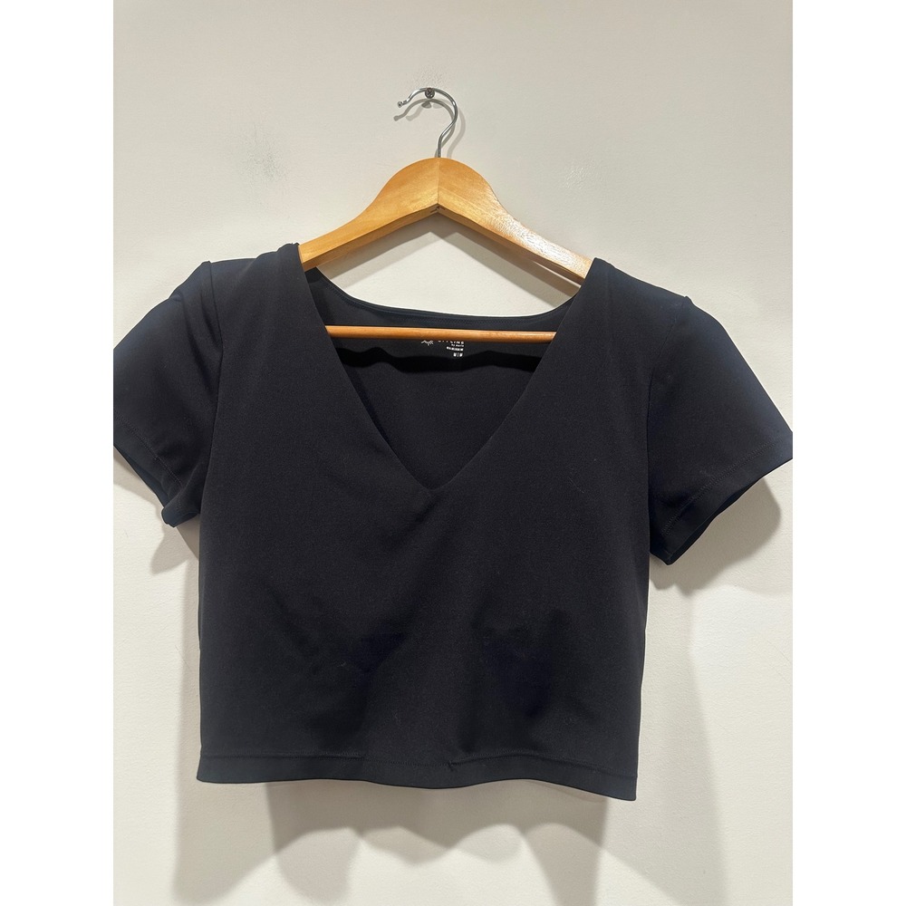 OFFLINE by Aerie Real Me Black V-Neck Cropped T-Shirt Activewear Top Medium